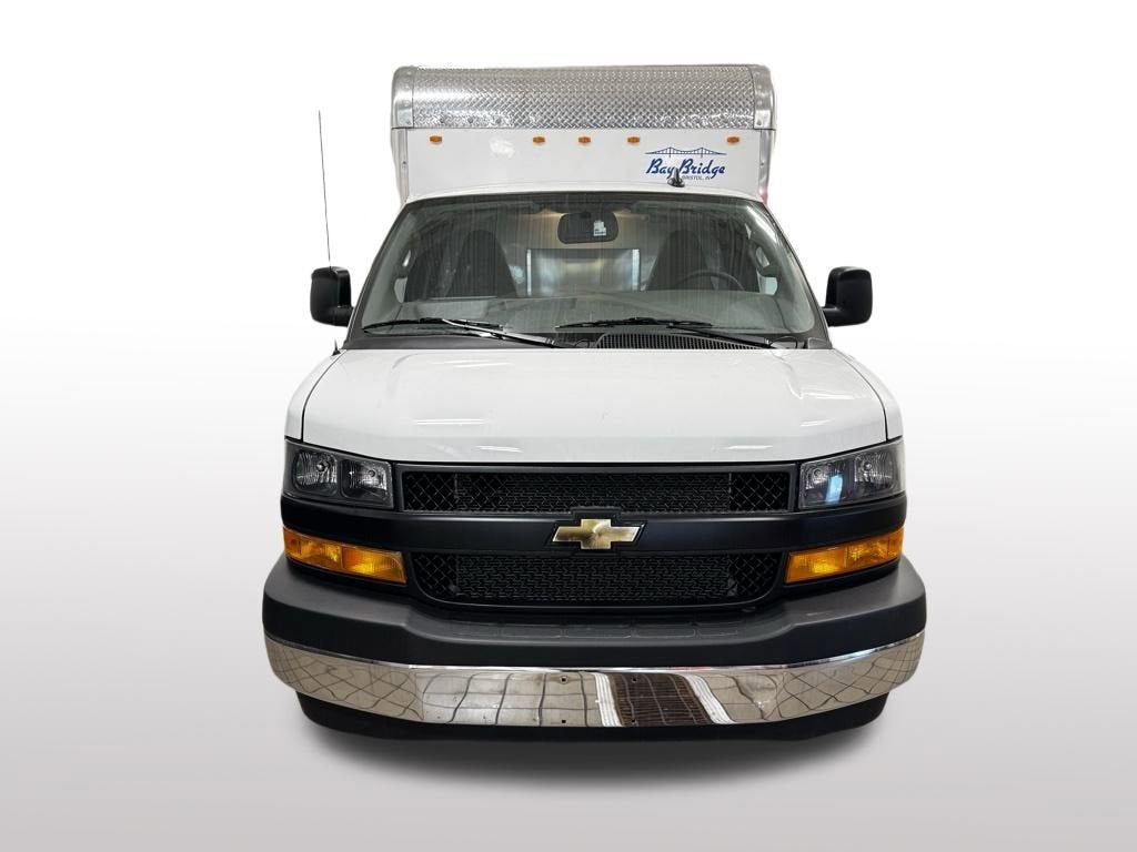 2025 Chevrolet Express Cutaway 3500 1WT