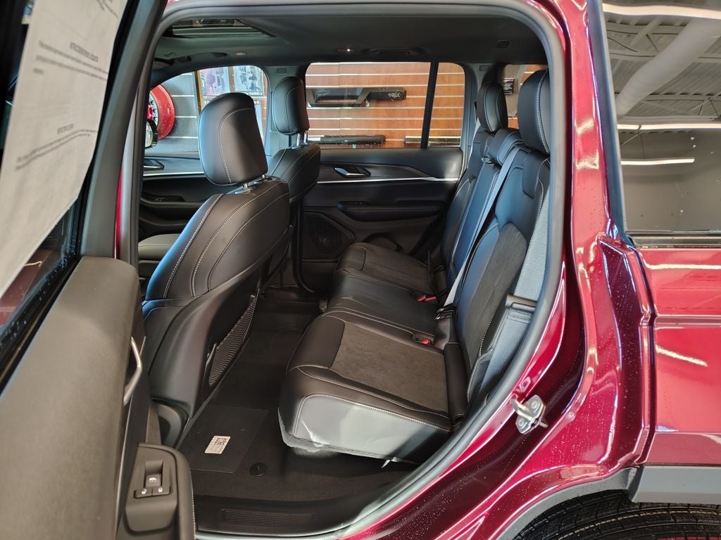 2026 Jeep Grand Cherokee Altitude