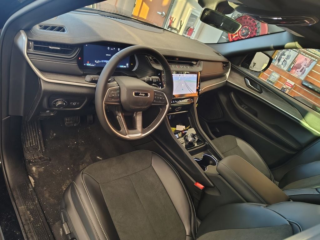 2026 Jeep Grand Cherokee Laredo