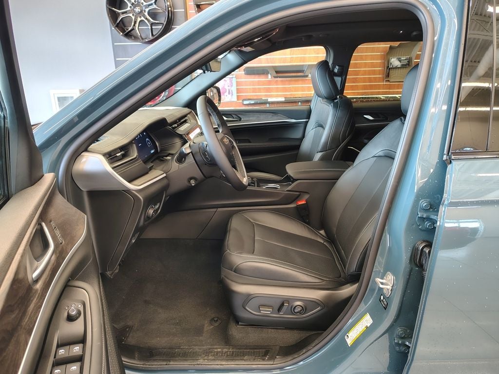 2026 Jeep Grand Cherokee Limited Reserve
