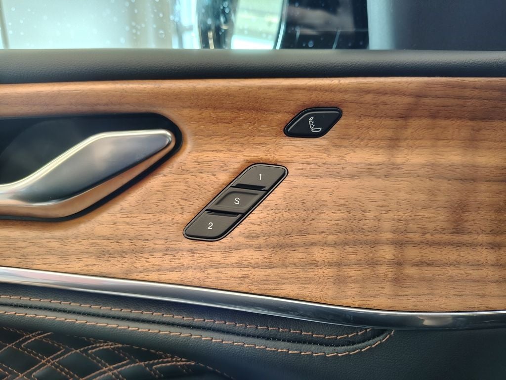 2027 Jeep Grand Cherokee Summit