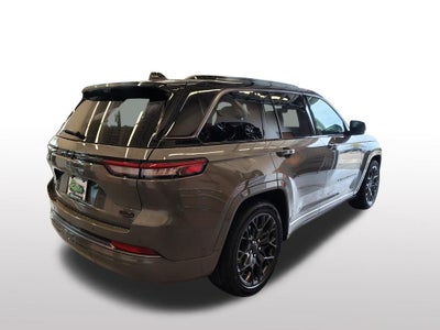 2027 Jeep Grand Cherokee Summit