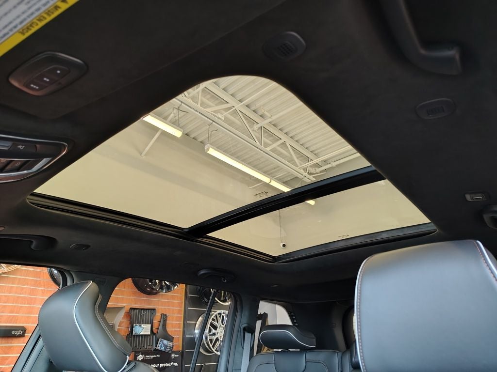 2027 Jeep Grand Cherokee Summit