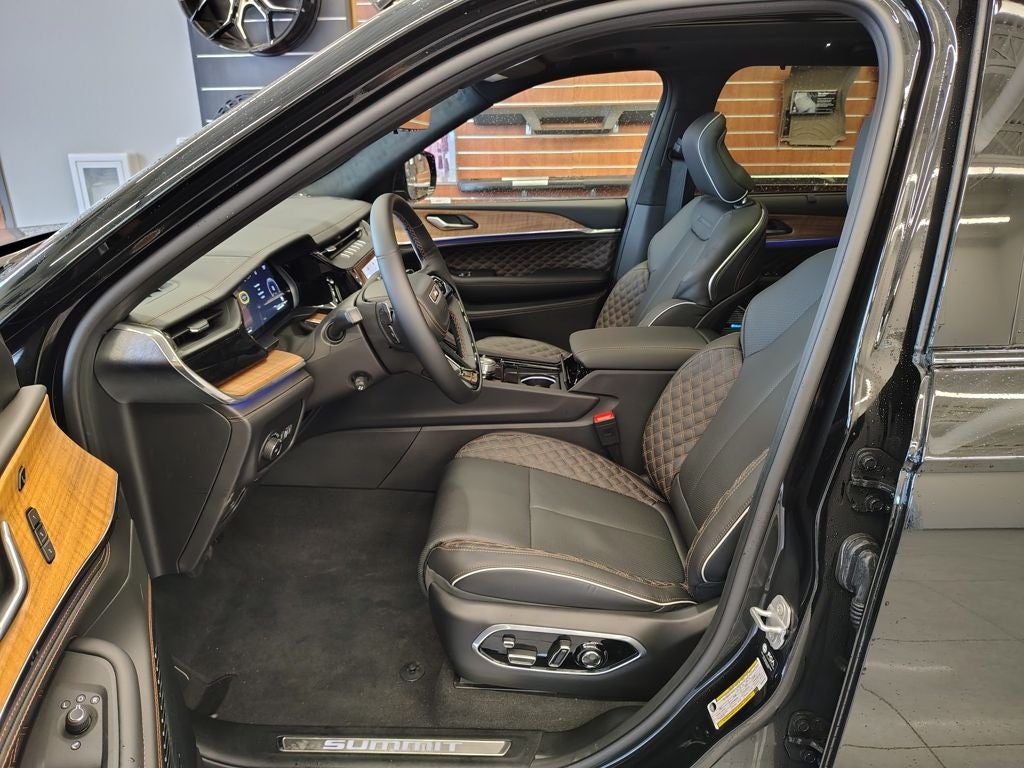 2026 Jeep Grand Cherokee Summit