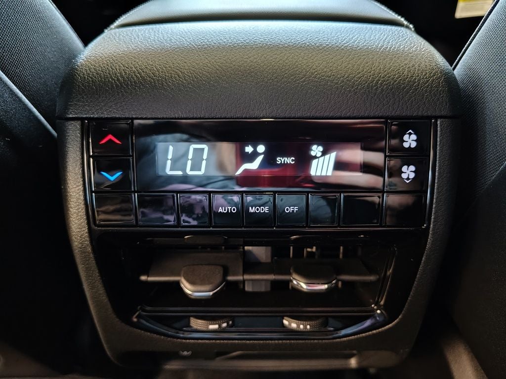 2026 Jeep Grand Cherokee L Laredo Altitude