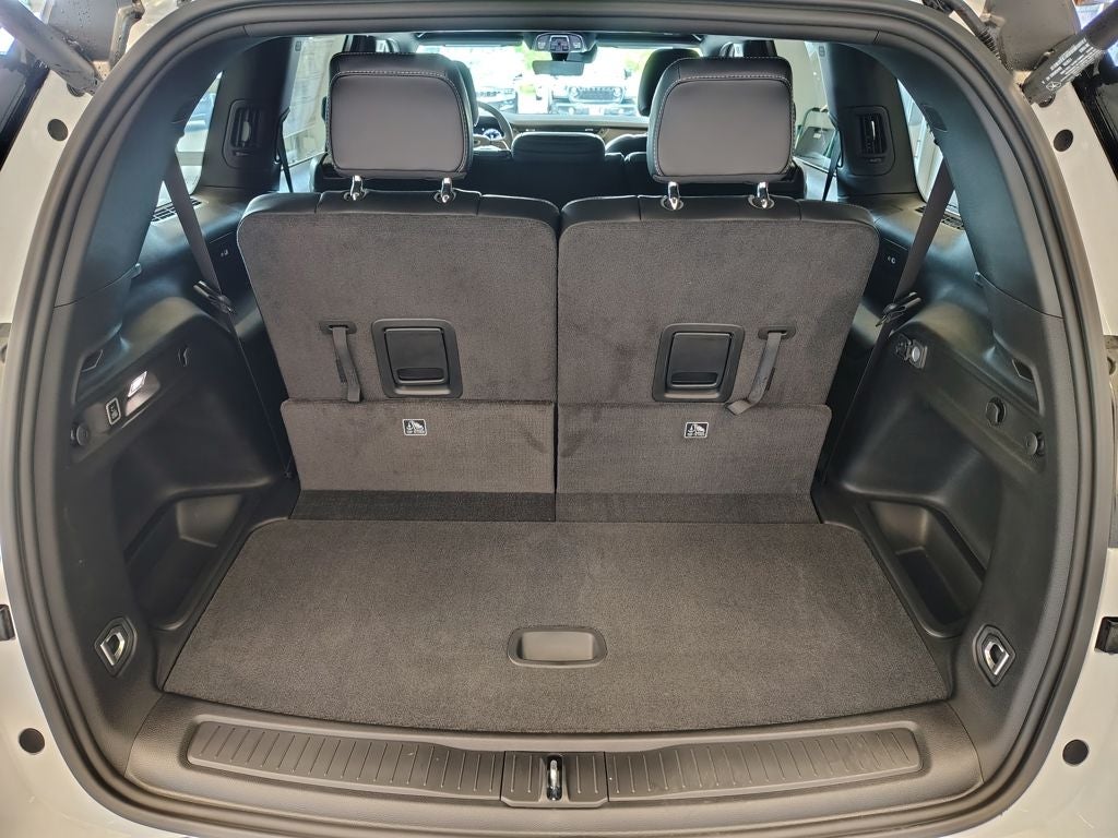 2026 Jeep Grand Cherokee L Laredo Altitude