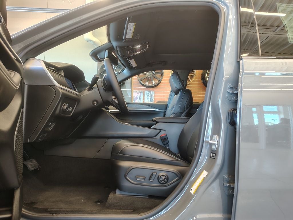 2027 Jeep Grand Cherokee L Limited Reserve