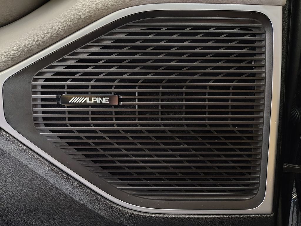 2023 Jeep Wagoneer Base