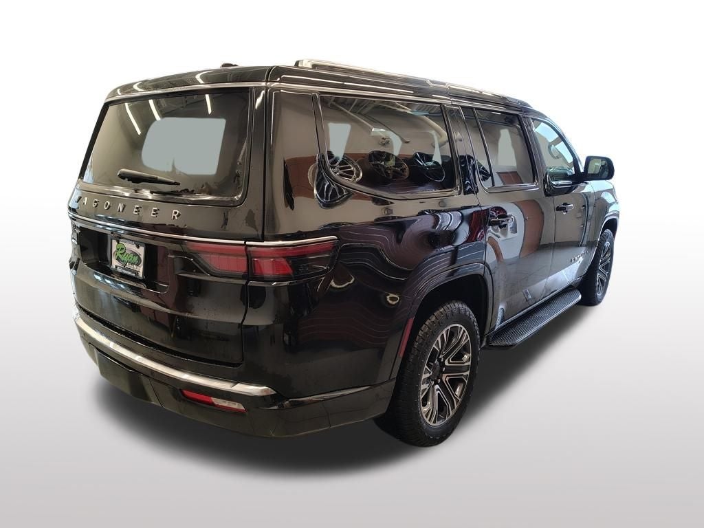 2023 Jeep Wagoneer Base