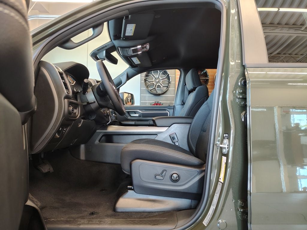 2027 RAM 1500 Big Horn/Lone Star