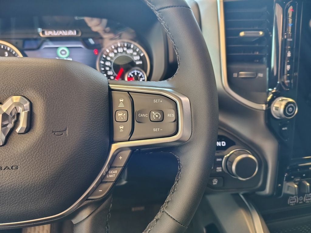 2027 RAM 1500 Big Horn/Lone Star