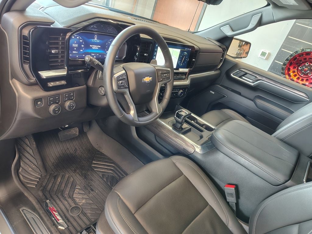 2025 Chevrolet Silverado 1500 LTZ