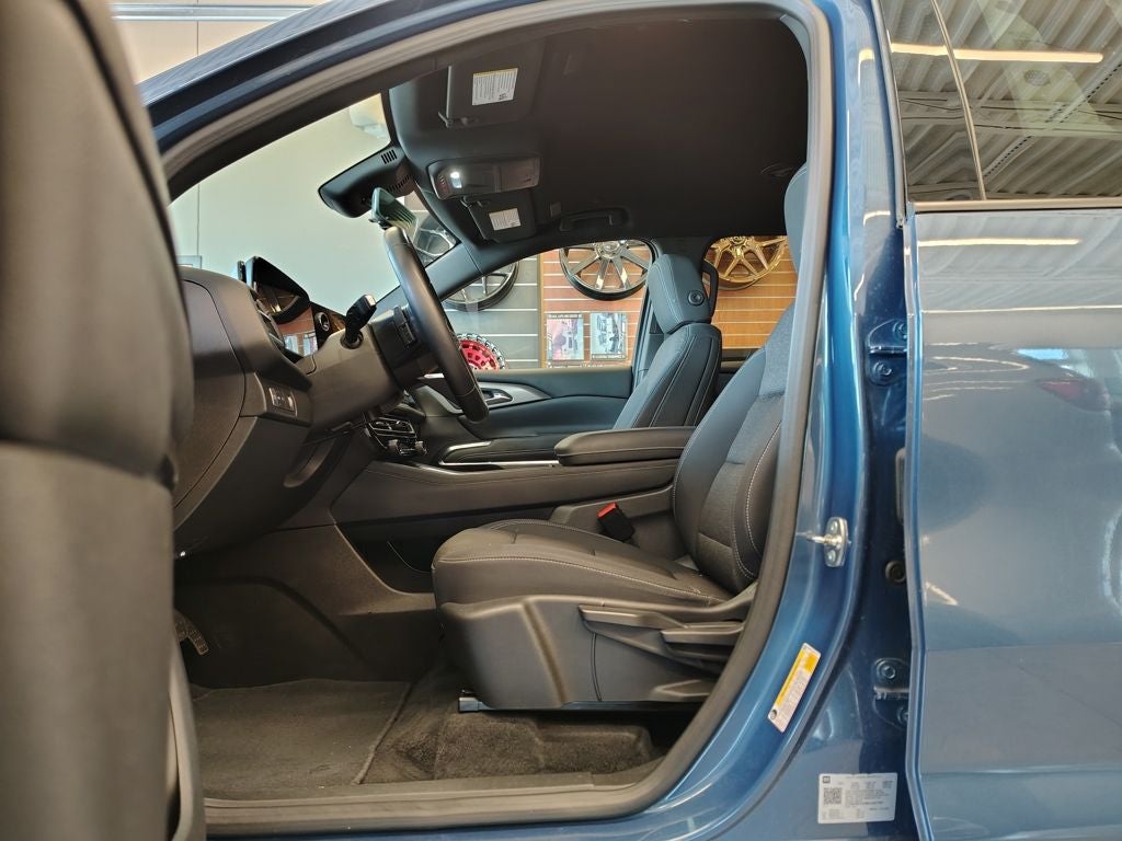 2024 Chevrolet Traverse LS