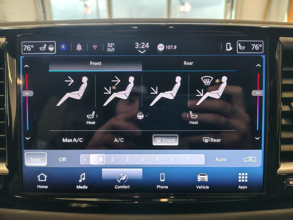 2025 Chrysler Pacifica Select