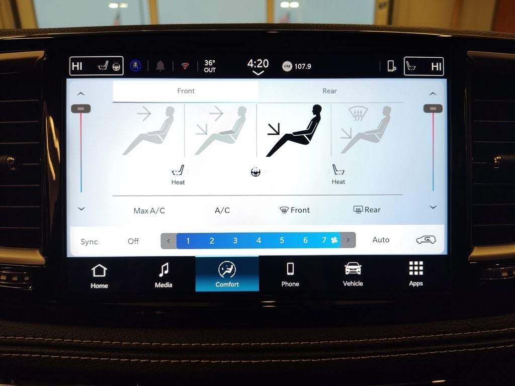 2026 Chrysler Pacifica Select