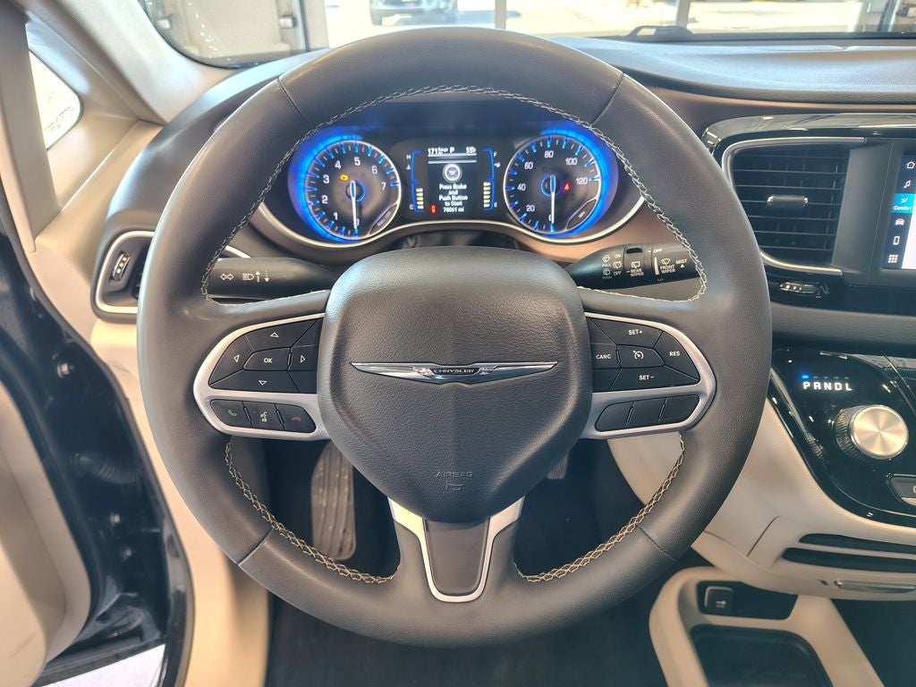 2023 Chrysler Voyager LX