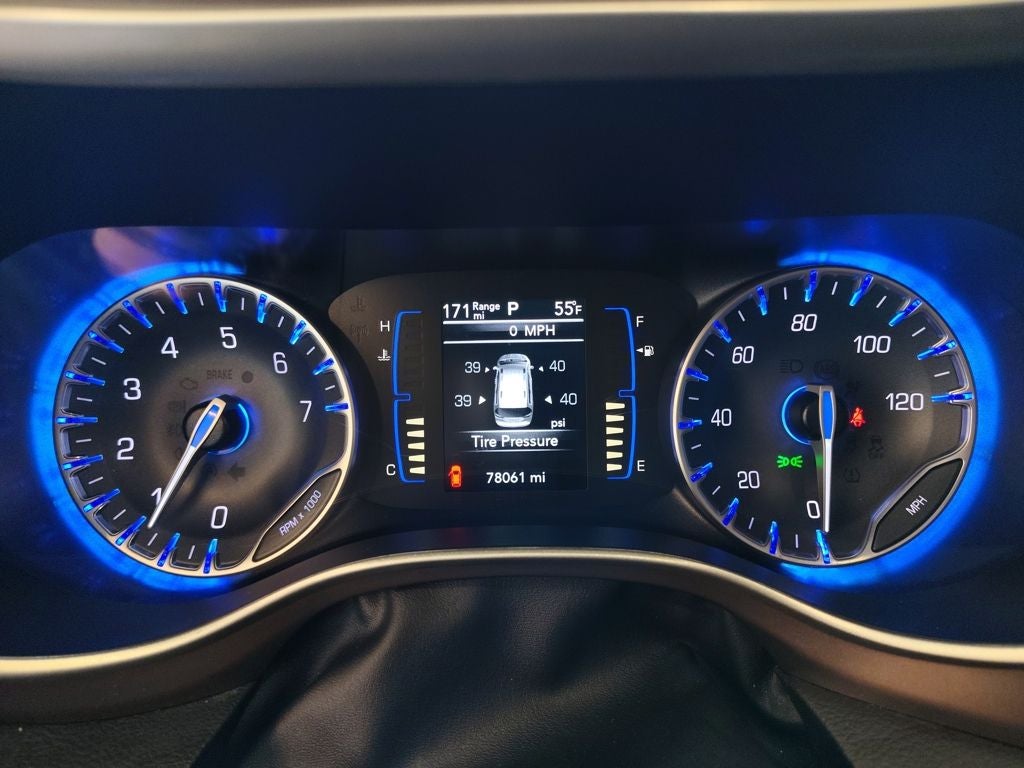 2023 Chrysler Voyager LX