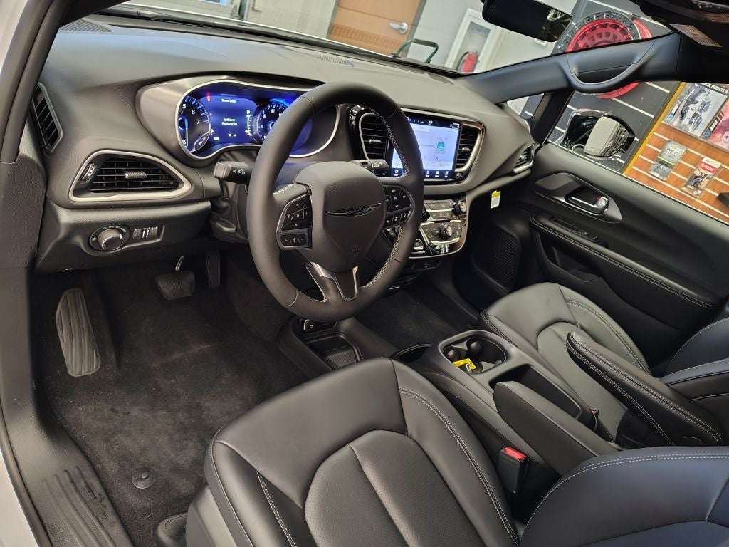 2026 Chrysler Voyager LX