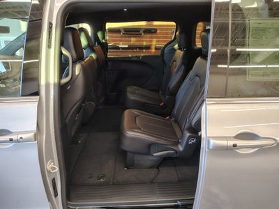 2026 Chrysler Voyager LX