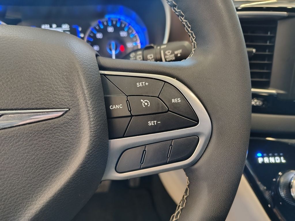 2023 Chrysler Voyager LX