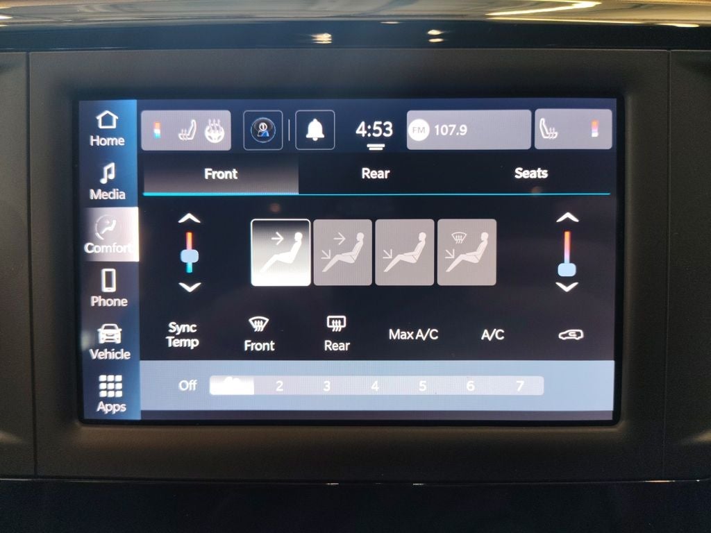 2023 Chrysler Voyager LX