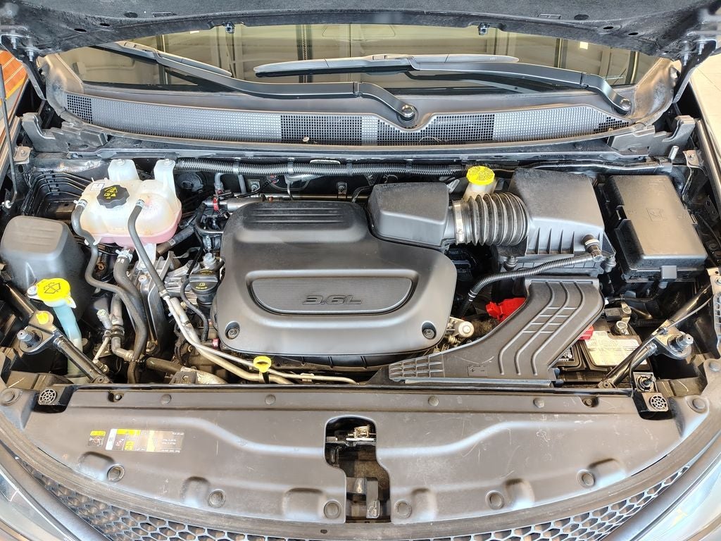 2023 Chrysler Voyager LX