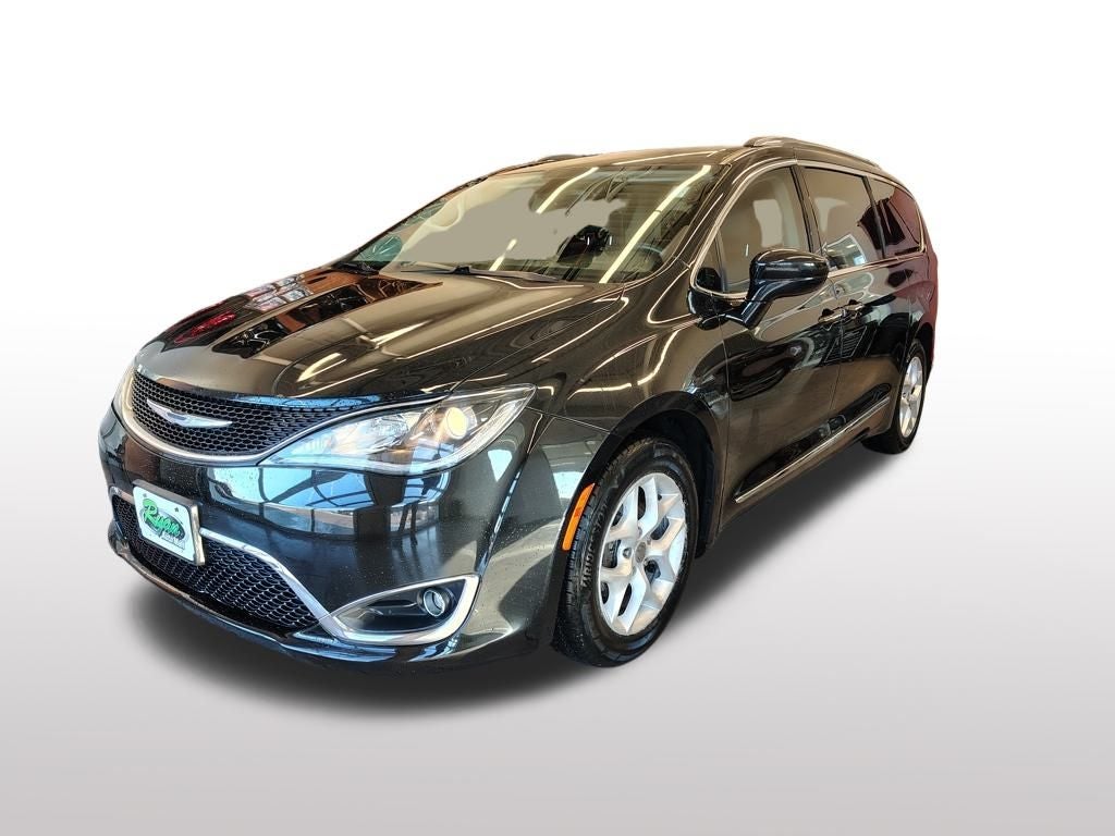 2017 Chrysler Pacifica Touring L Plus