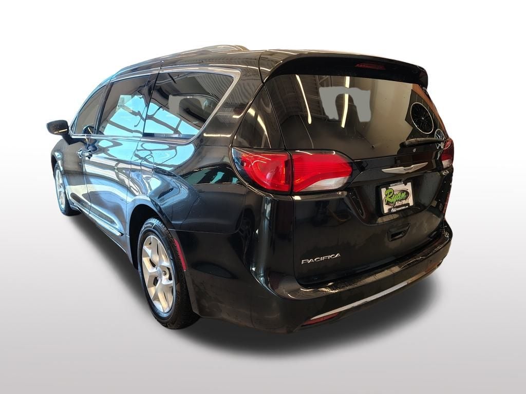 2017 Chrysler Pacifica Touring L Plus