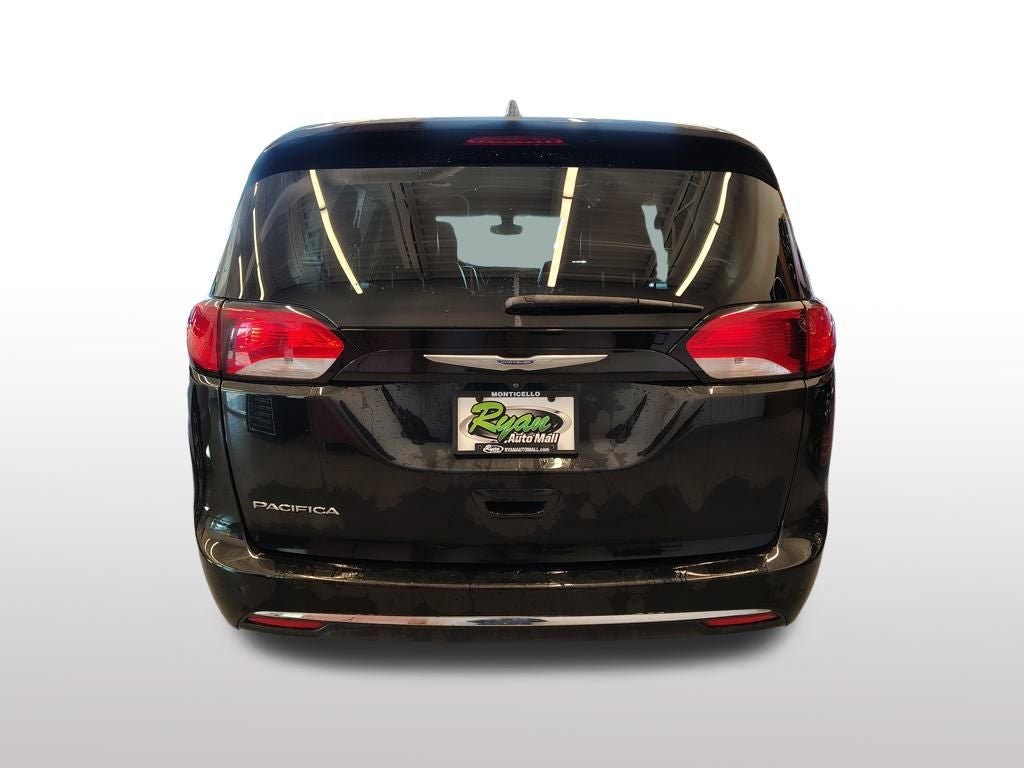 2017 Chrysler Pacifica Touring L Plus