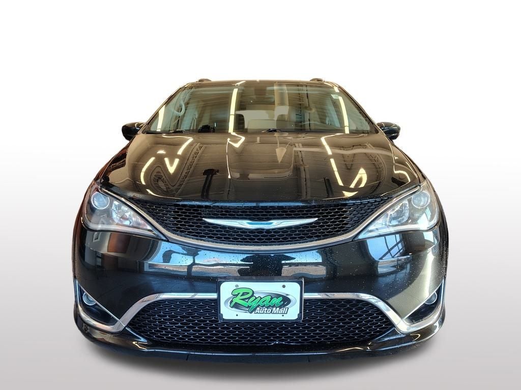 2017 Chrysler Pacifica Touring L Plus