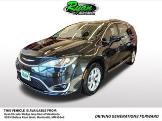 2017 Chrysler Pacifica Touring L Plus