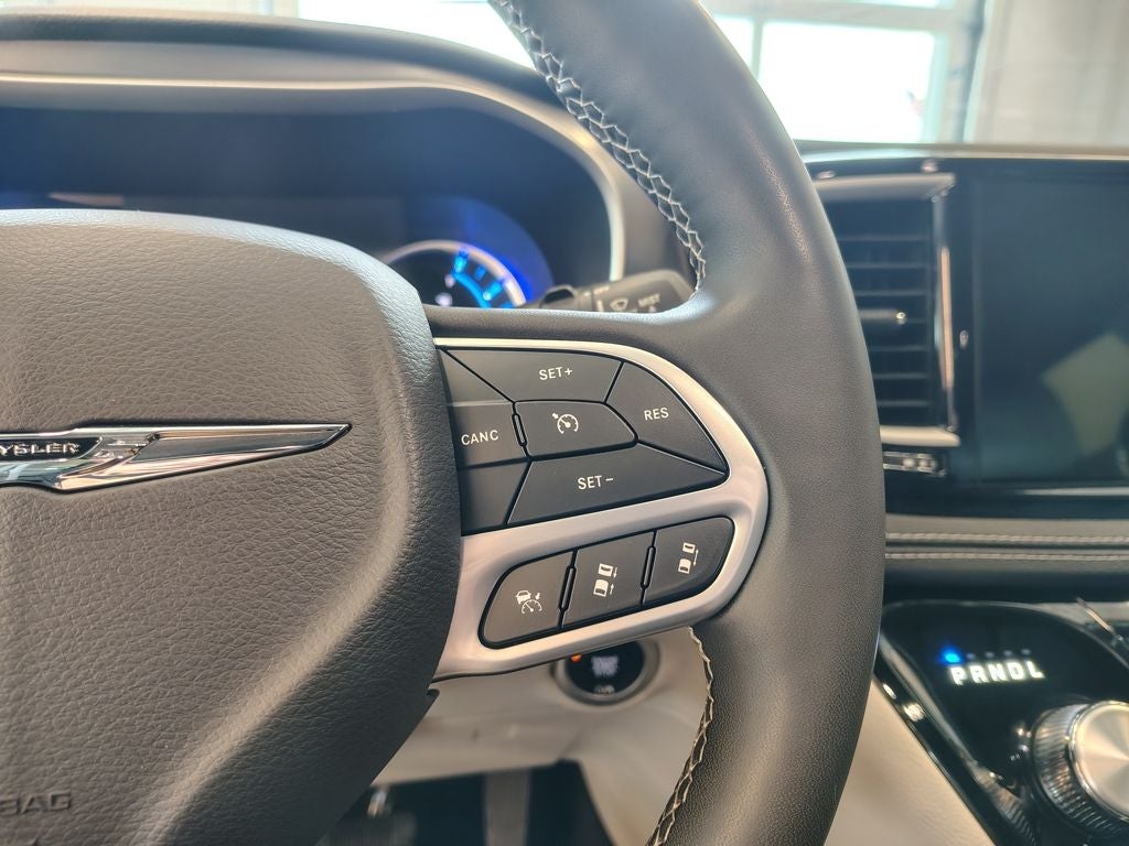 2023 Chrysler Pacifica Hybrid Touring L