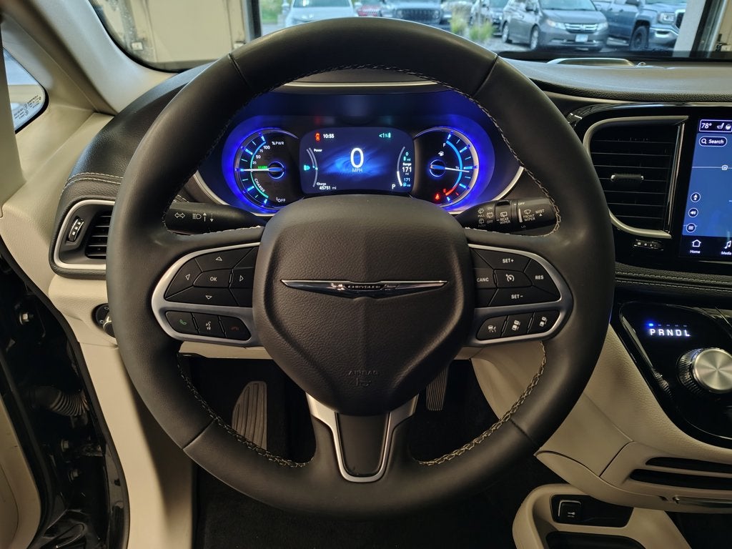 2024 Chrysler Pacifica Hybrid Select