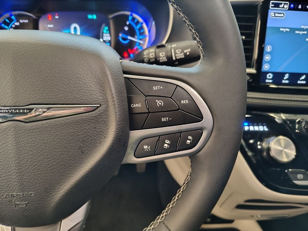 2024 Chrysler Pacifica Hybrid Select