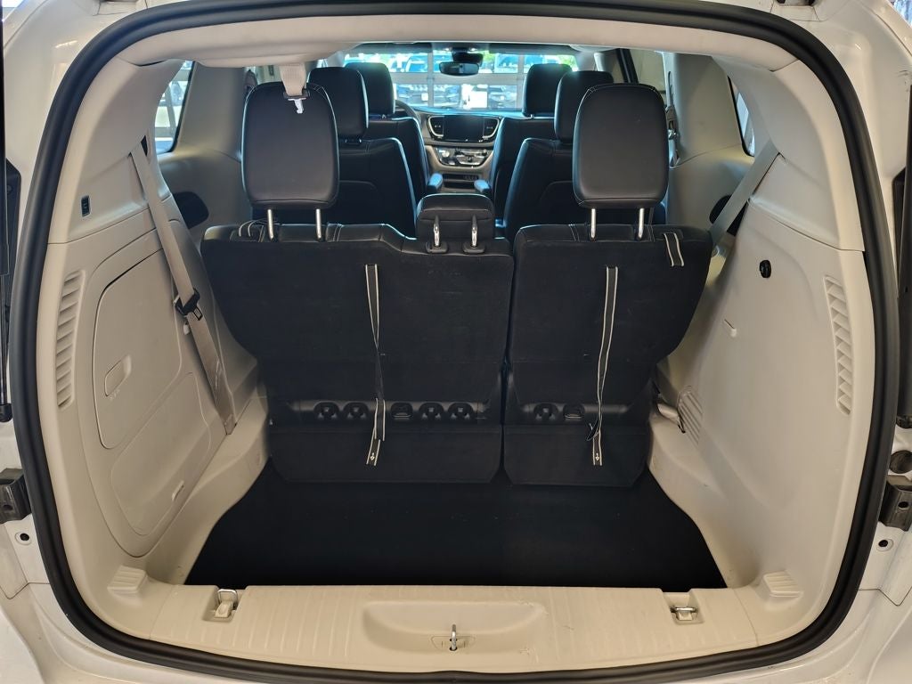2024 Chrysler Pacifica Hybrid Select