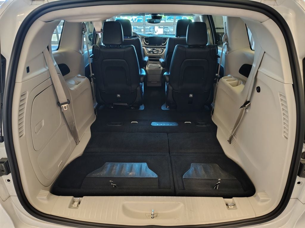 2024 Chrysler Pacifica Hybrid Select