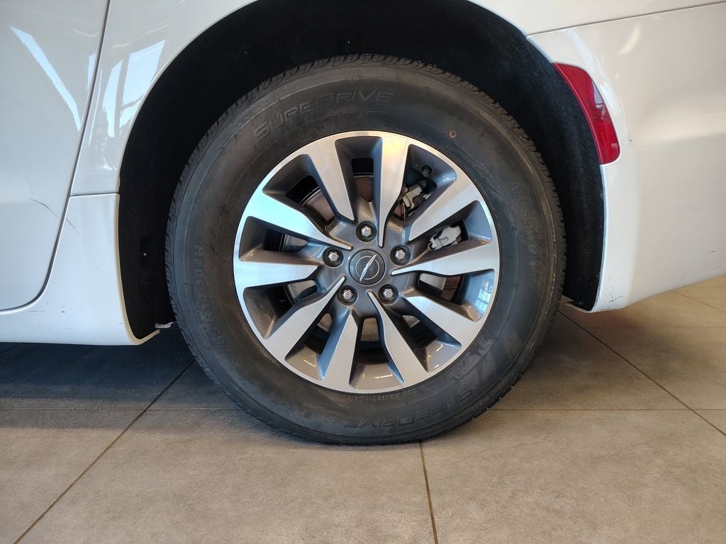 2024 Chrysler Pacifica Hybrid Select