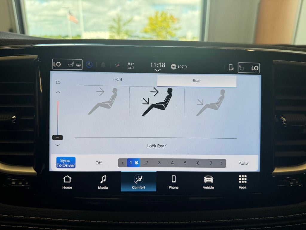 2026 Chrysler Pacifica Select