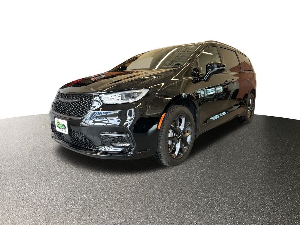 Used 2023 Chrysler Pacifica Limited with VIN 2C4RC3GG9PR501309 for sale in Buffalo, Minnesota