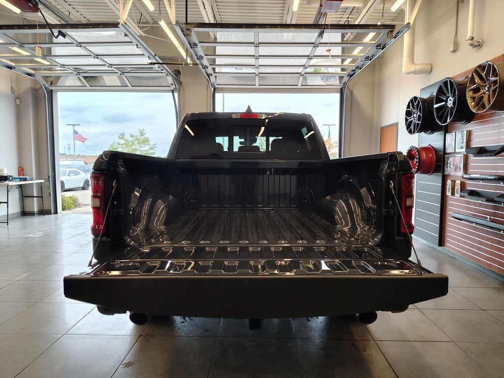 2027 RAM 1500 Big Horn/Lone Star