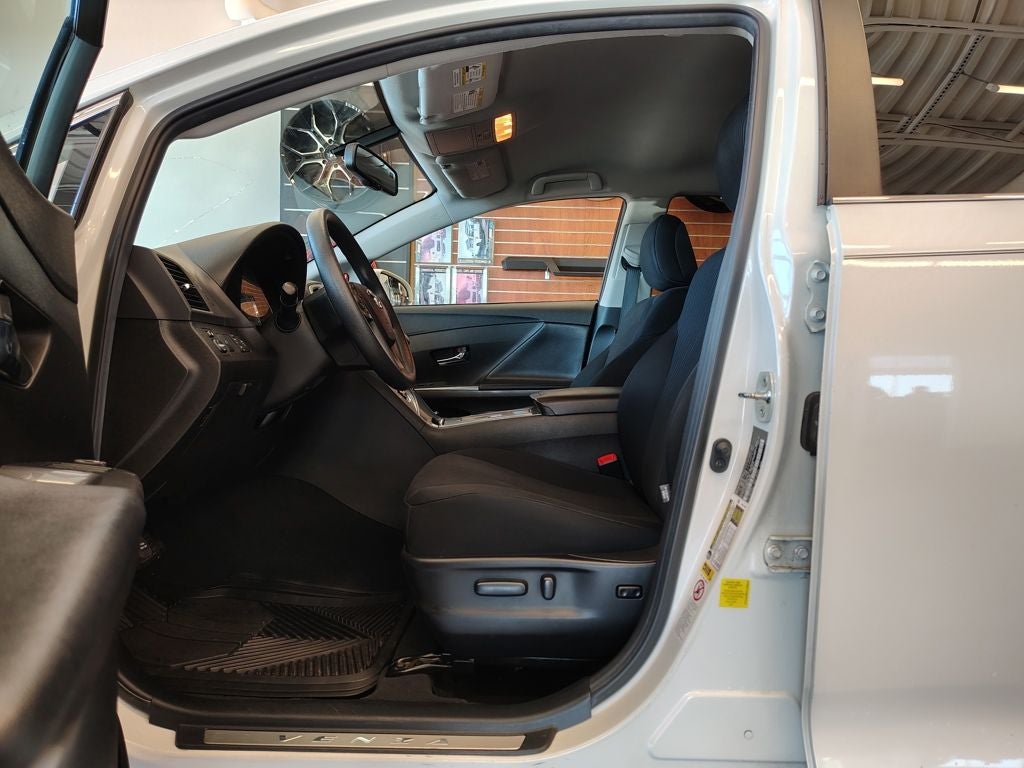 2014 Toyota Venza LE