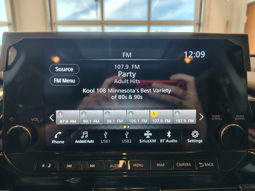 2024 Nissan Pathfinder SL