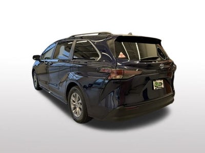 2024 Toyota Sienna XLE 8 Passenger