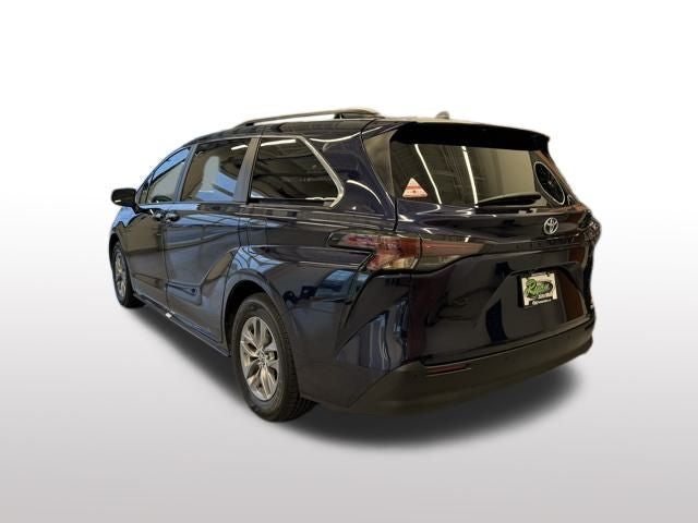 2024 Toyota Sienna XLE 8 Passenger