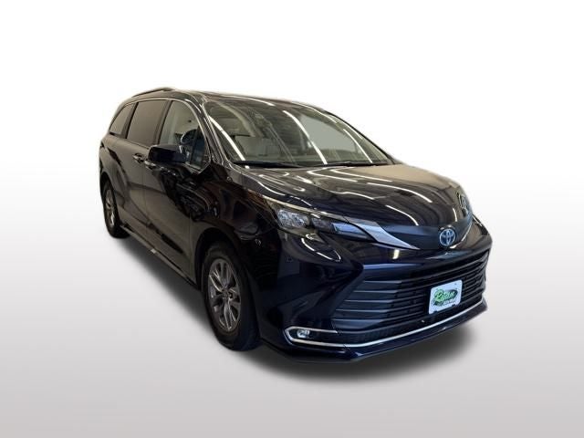 2024 Toyota Sienna XLE 8 Passenger