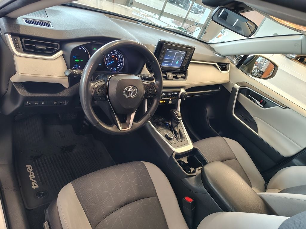 2020 Toyota RAV4 Hybrid XLE