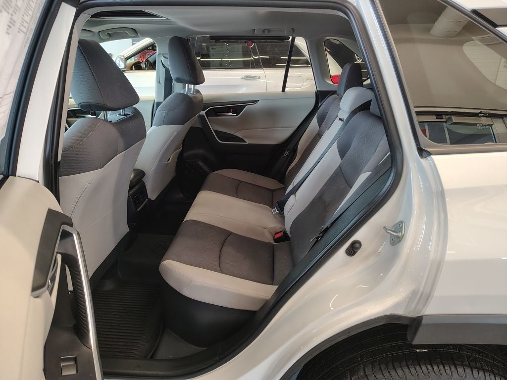 2020 Toyota RAV4 Hybrid XLE