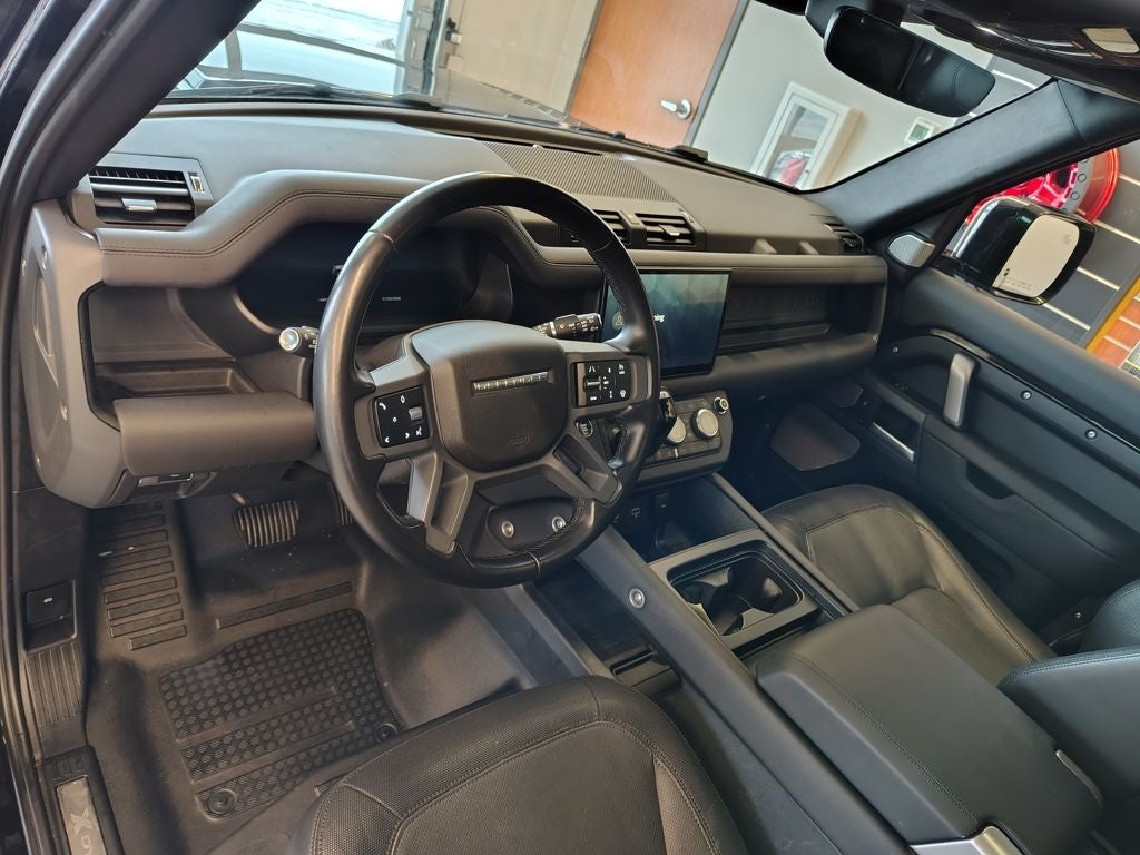 2024 Land Rover Defender 130 X-Dynamic SE