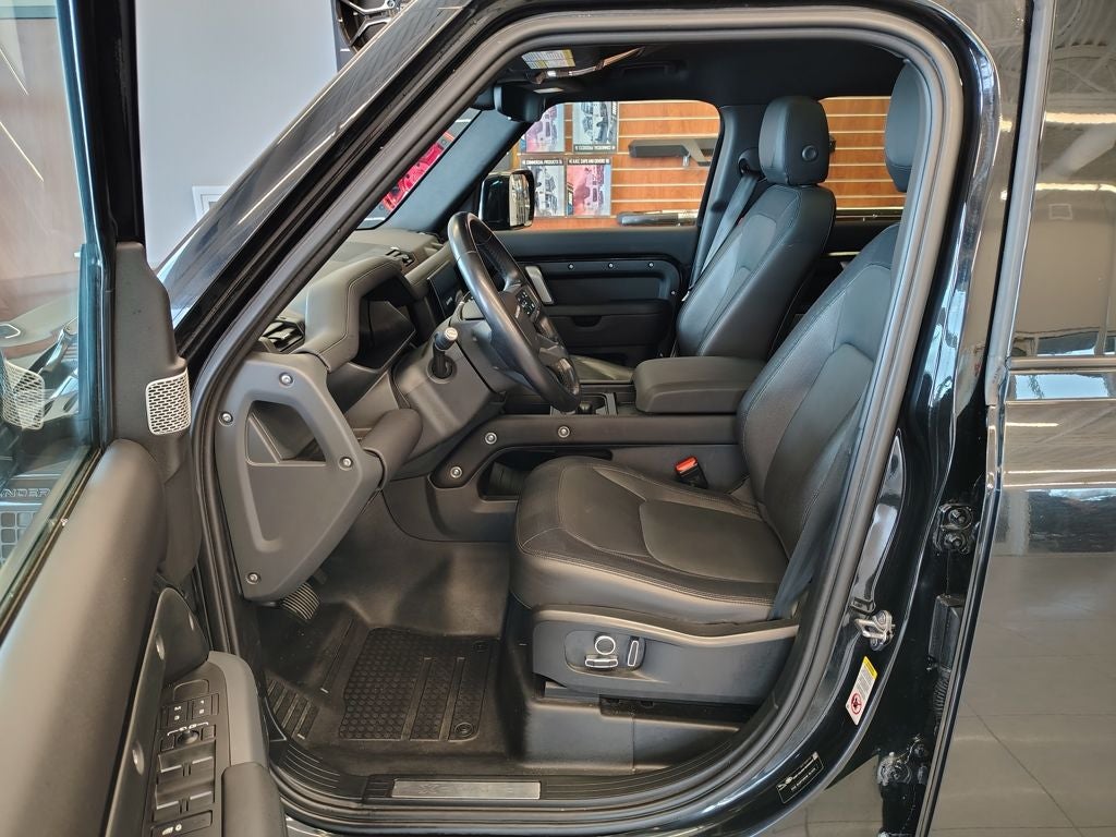 2024 Land Rover Defender 130 X-Dynamic SE