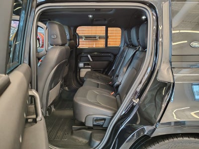 2024 Land Rover Defender 130 X-Dynamic SE